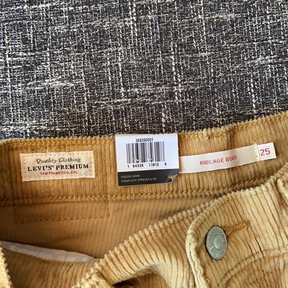 New LEVI'S RIBCAGE BOOTCUT high rise PANTS - Picture 9 of 10